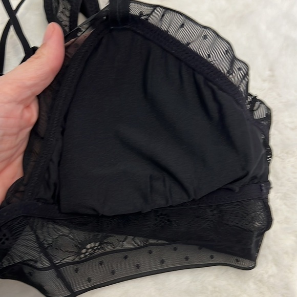 Aerie size L wireless bralette black lace with ruffle detail racerback pull on - Picture 9 of 12
